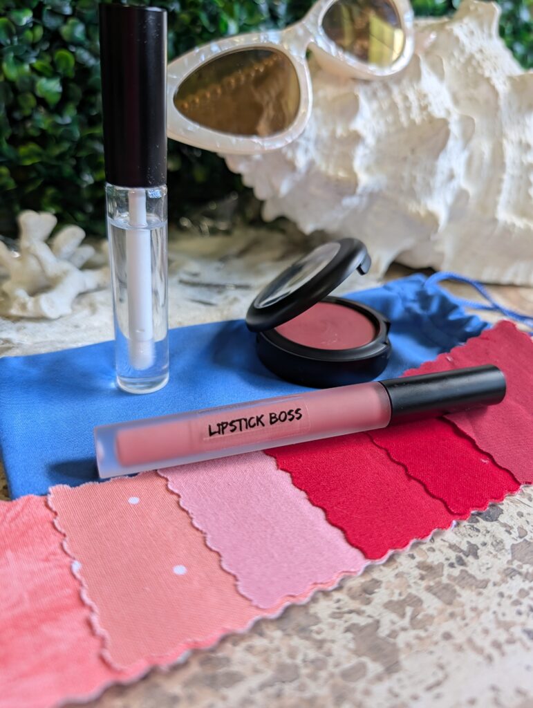 MAKEUP FOR THE SOFT COLOR CODE: She has mousy blonde to light brown hair, medium skin tone & eyes and a very low contrast level. Her Beauty Words are Soft, Muted and Subtle. Is that you?
